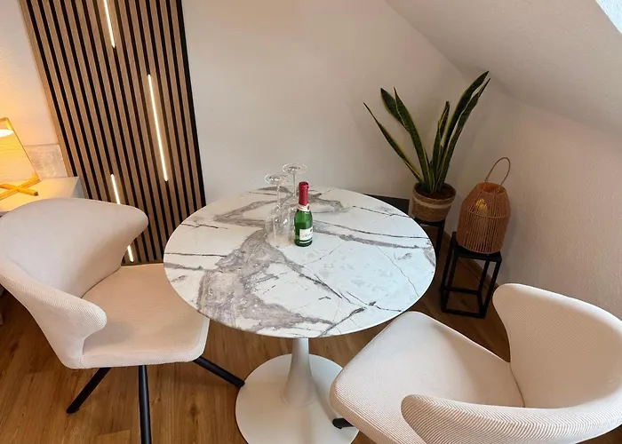 アパート Rheinblick-apartment Snacks, Ambilight & Boxspringbett コブレンツ