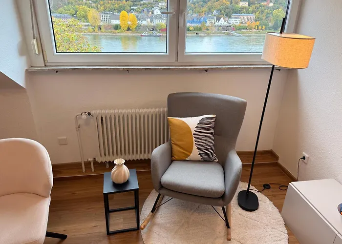 アパート Rheinblick-apartment Snacks, Ambilight & Boxspringbett コブレンツ